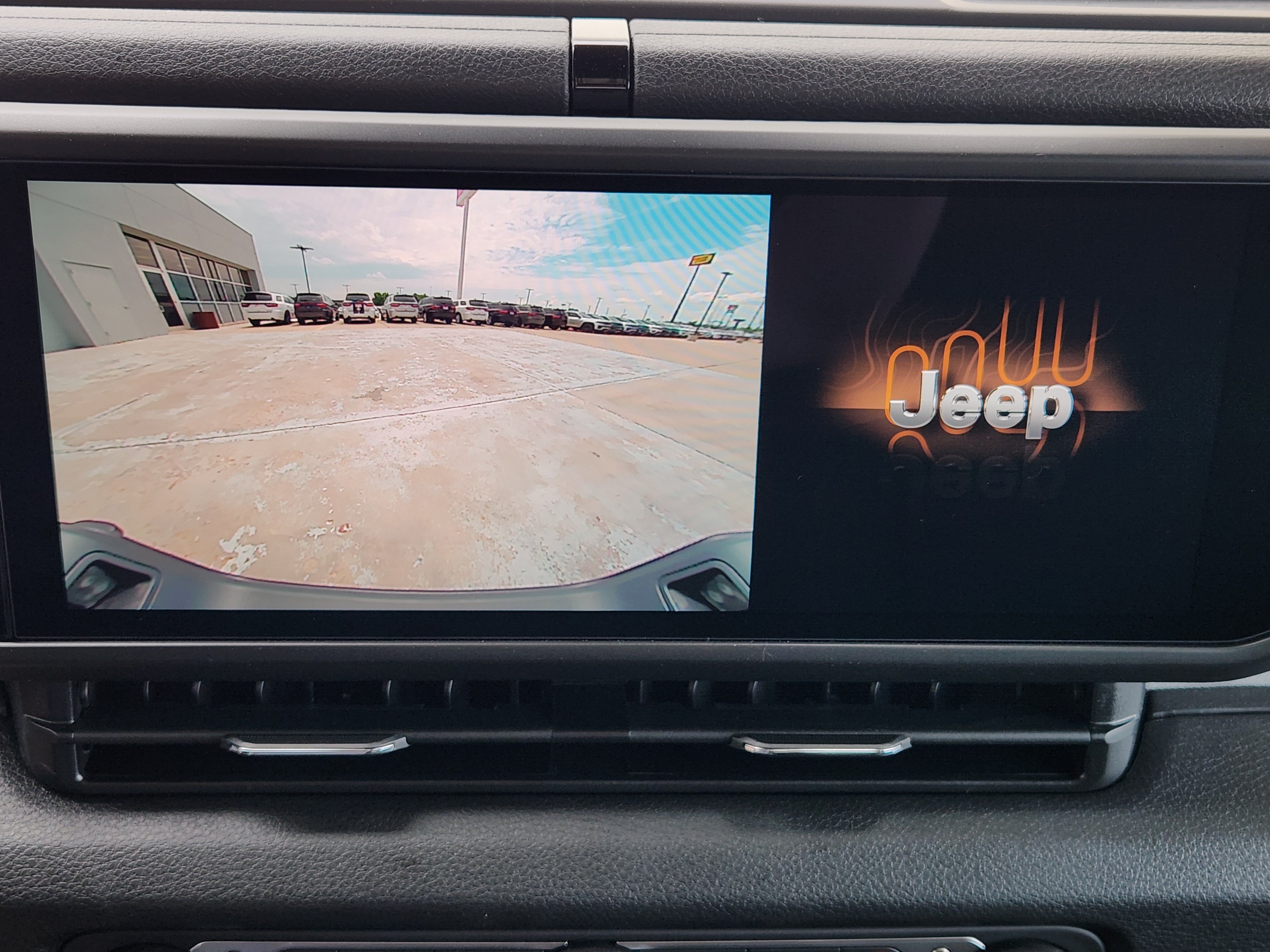 New 2026 Jeep Gladiator Sport AWD/4WD image 14