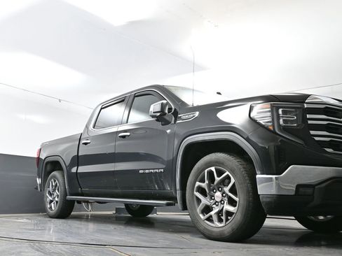 Used 2022 GMC Sierra 1500 SLT w/ SLT Convenience Package AWD/4WD image 31