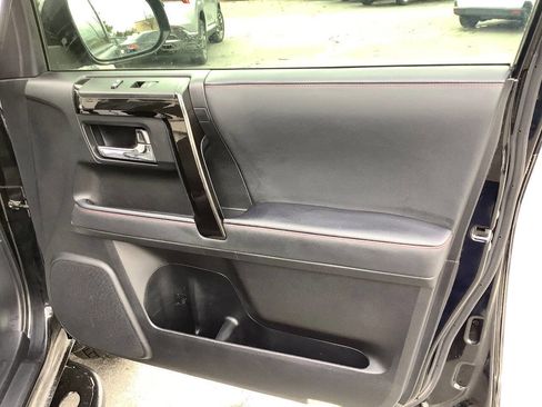 Used 2021 Toyota 4Runner Venture w/ Moonroof Package image 39