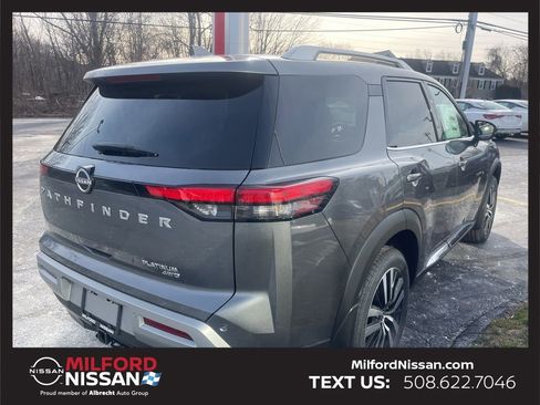 Used 2025 Nissan Pathfinder Platinum w/ Cargo Package AWD/4WD image 5