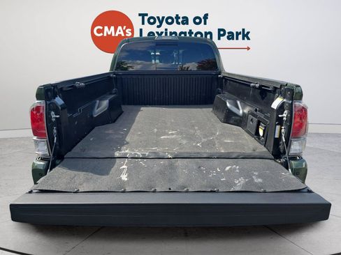 Used 2021 Toyota Tacoma TRD Sport w/ TRD Premium Sport Package AWD/4WD image 27