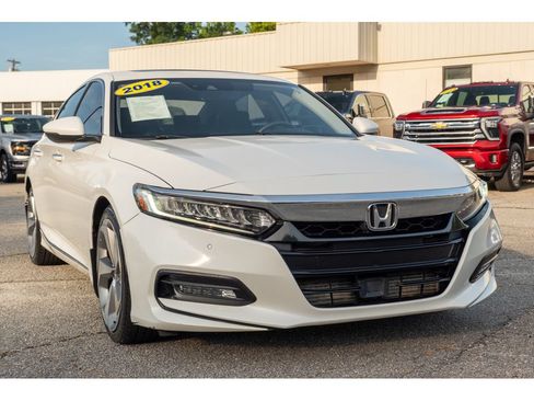 Used 2018 Honda Accord Touring image 34