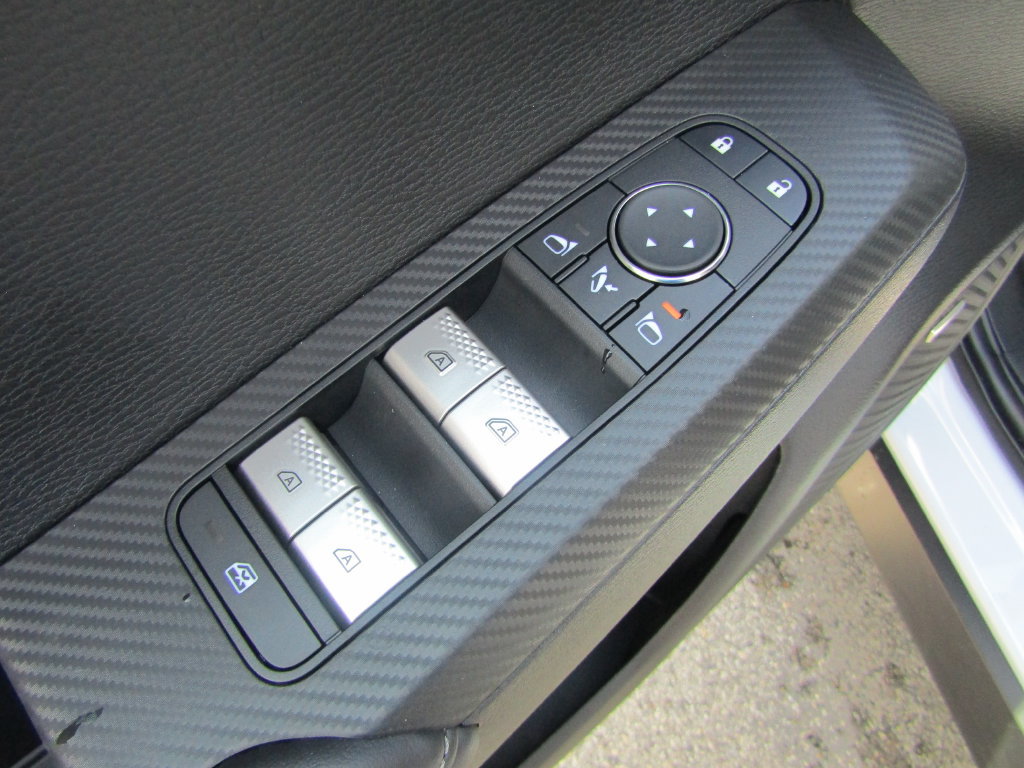 Used 2026 Mitsubishi Outlander AWD image 14