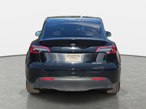 Used 2023 Tesla Model Y Long Range image 6