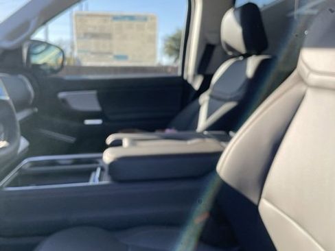 New 2025 Ford Expedition Active image 6