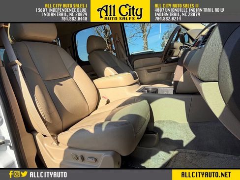 Used 2011 GMC Yukon SLT w/ SLT-2 Equipment Package image 10