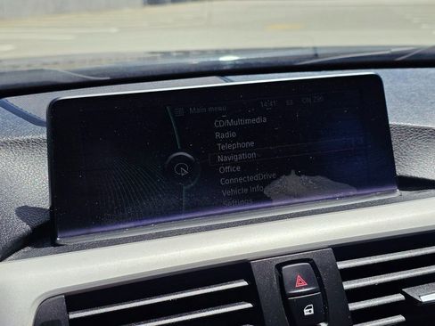 Used 2013 BMW 320i Sedan RWD image 30