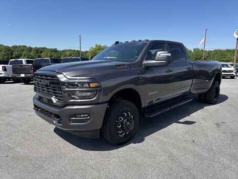 New 2026 RAM 3500 Big Horn AWD/4WD image 2