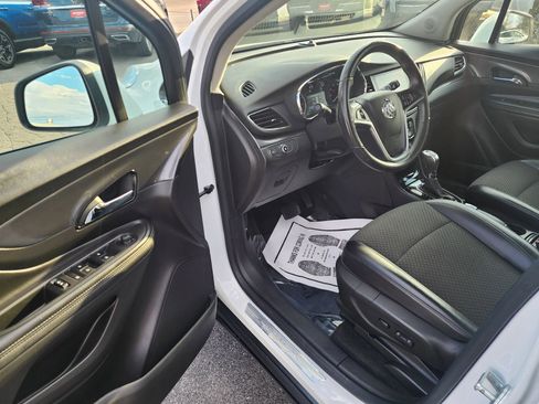 Used 2019 Buick Encore Preferred image 18