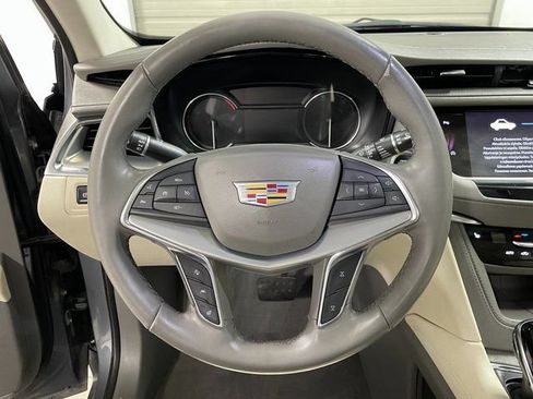 Used 2021 Cadillac XT5 Premium Luxury AWD/4WD image 17