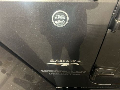 Used 2016 Jeep Wrangler Unlimited Sahara w/ Dual Top Group image 33