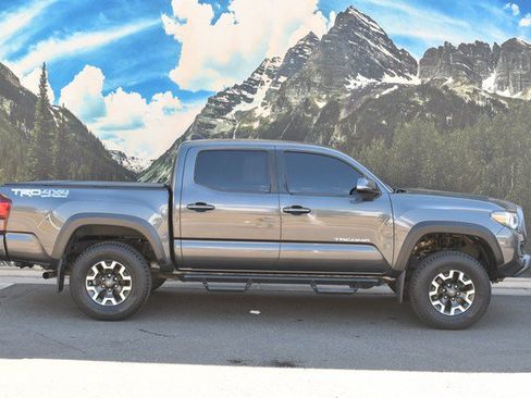 Certified 2019 Toyota Tacoma TRD Off-Road w/ Technology Package AWD/4WD image 2