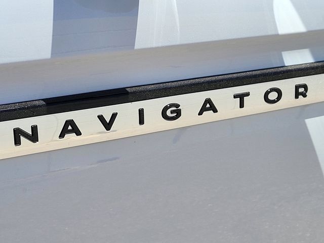 New 2026 Lincoln Navigator L Reserve AWD/4WD image 16