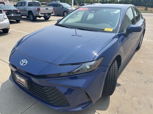 Used 2025 Toyota Camry LE FWD image 3