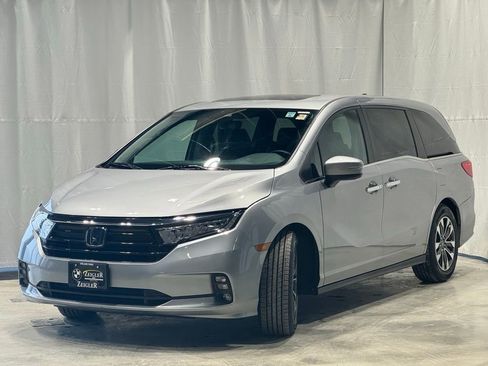Used 2023 Honda Odyssey EX-L image 3
