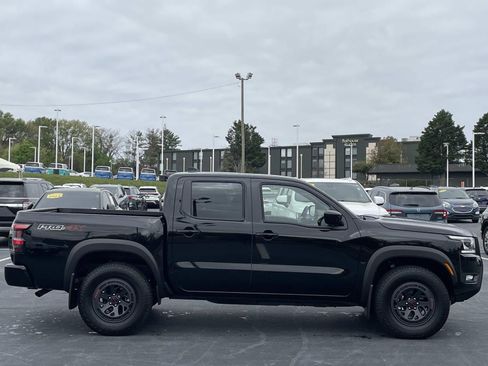 Used 2025 Nissan Frontier PRO-4X w/ Tow Package image 8