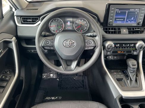 Used 2021 Toyota RAV4 XLE w/ Convenience Package FWD image 15