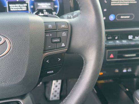 Used 2025 Toyota Camry XSE image 28