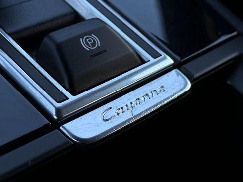 Used 2021 Porsche Cayenne Coupe image 31