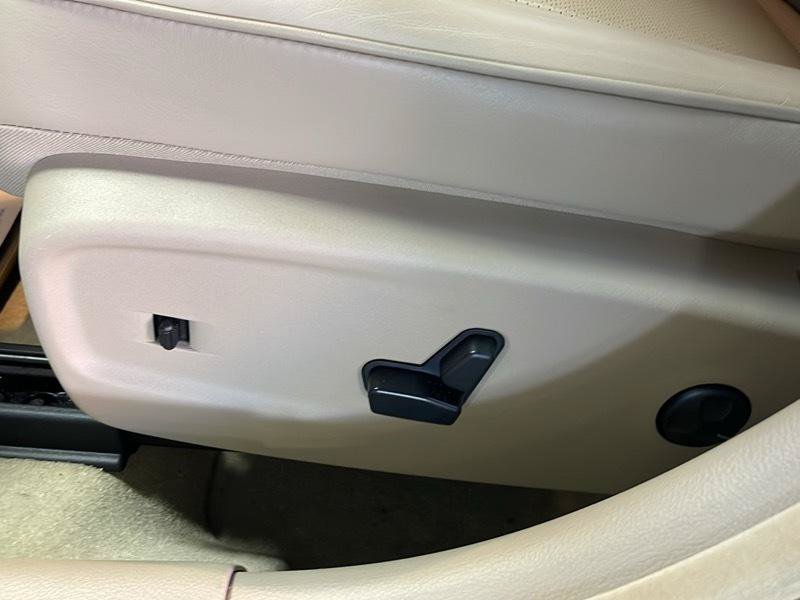 Used 2014 Chrysler 300 C w/ Beats Audio Group AWD/4WD image 26