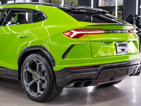 Used 2022 Lamborghini Urus AWD/4WD image 23