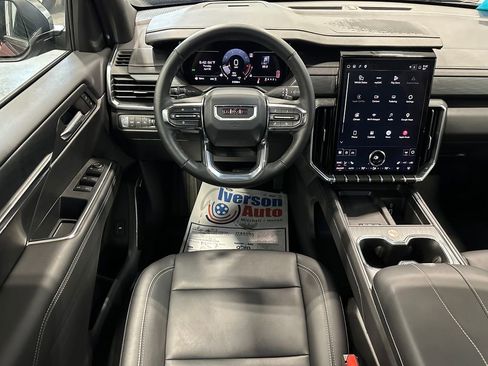 Used 2026 GMC Acadia Elevation w/ Elevation Premium Package AWD/4WD image 28