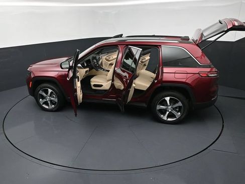 Used 2024 Jeep Grand Cherokee Limited 4xe w/ Luxury Tech Group II AWD/4WD image 27