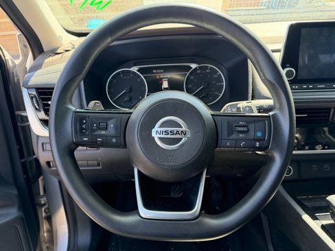 Used 2021 Nissan Rogue SV FWD image 12