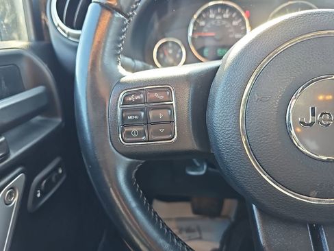 Used 2017 Jeep Wrangler Unlimited Sahara w/ Connectivity Group AWD/4WD image 21