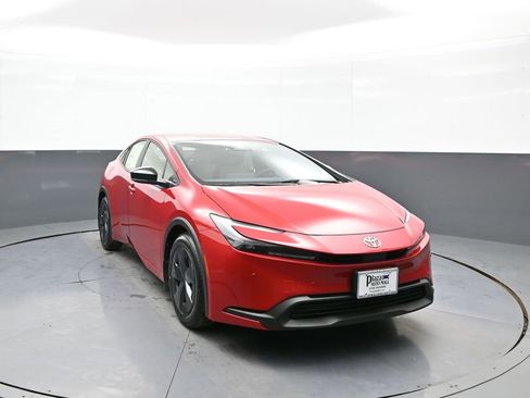 New 2026 Toyota Prius LE image 3