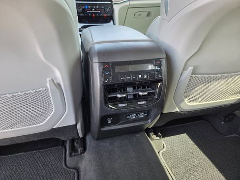 Used 2022 Jeep Grand Cherokee Summit RWD image 20
