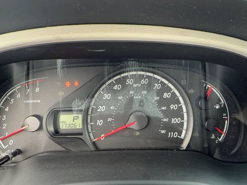 Used 2012 Toyota Sienna LE FWD image 12