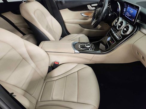 Used 2021 Mercedes-Benz C 300 Sedan image 3