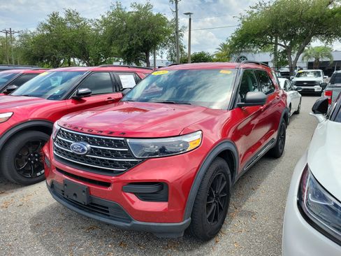 Used 2020 Ford Explorer XLT RWD image 1