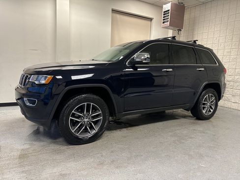 Used 2017 Jeep Grand Cherokee Limited w/ Trailer Tow Group IV image 40