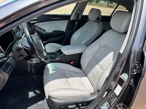 Used 2014 Kia Cadenza Limited FWD image 10