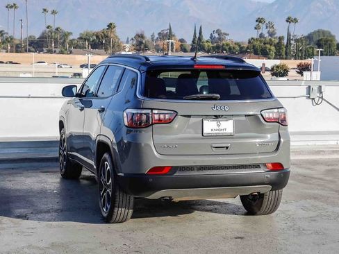 Used 2024 Jeep Compass Limited image 7