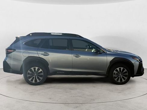 Used 2023 Subaru Outback Limited image 6