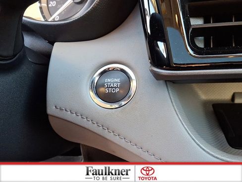 Certified 2023 Toyota Highlander L image 25