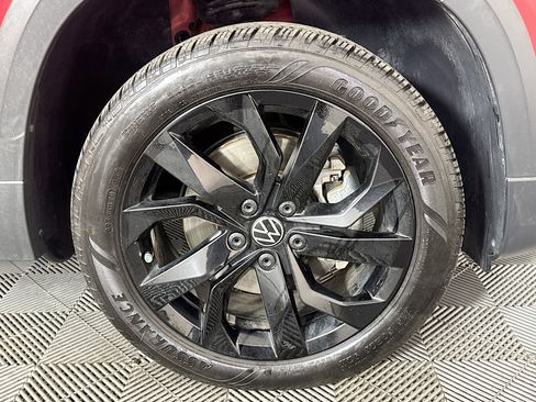 Used 2022 Volkswagen Taos SE image 31