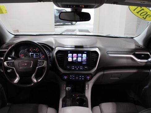 Used 2017 GMC Acadia SLT image 2