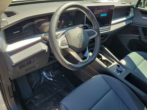 New 2026 Volkswagen Tiguan SE FWD image 20