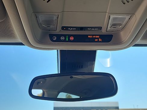 Used 2022 GMC Terrain SLE w/ Driver Convenience Package image 26