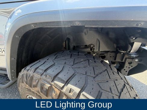 Used 2020 Jeep Gladiator Overland AWD/4WD image 5