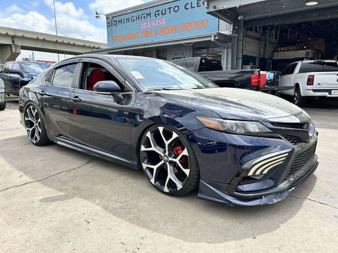 Used 2022 Toyota Camry SE w/ Audio Upgrade Package FWD image 5