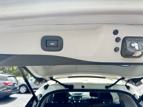 Used 2017 Nissan Rogue SL image 10