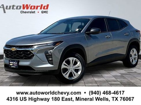 New 2026 Chevrolet Trax LS w/ Driver Confidence Package FWD image 1