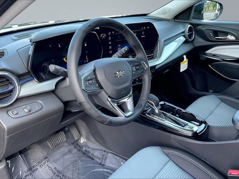 New 2026 Chevrolet Trax LT w/ Driver Confidence Package FWD image 7