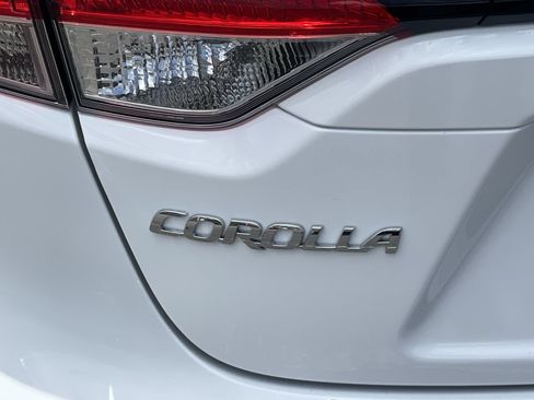 Used 2025 Toyota Corolla SE FWD image 8