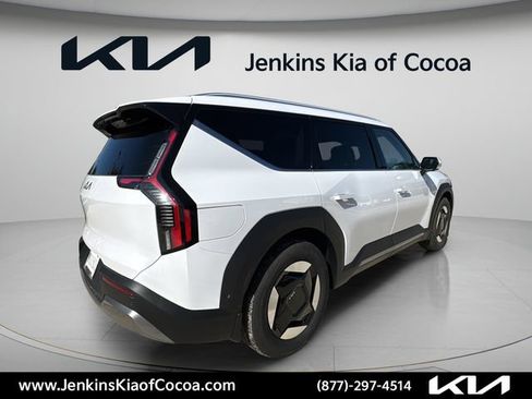 New 2026 Kia EV9 Wind AWD/4WD image 4